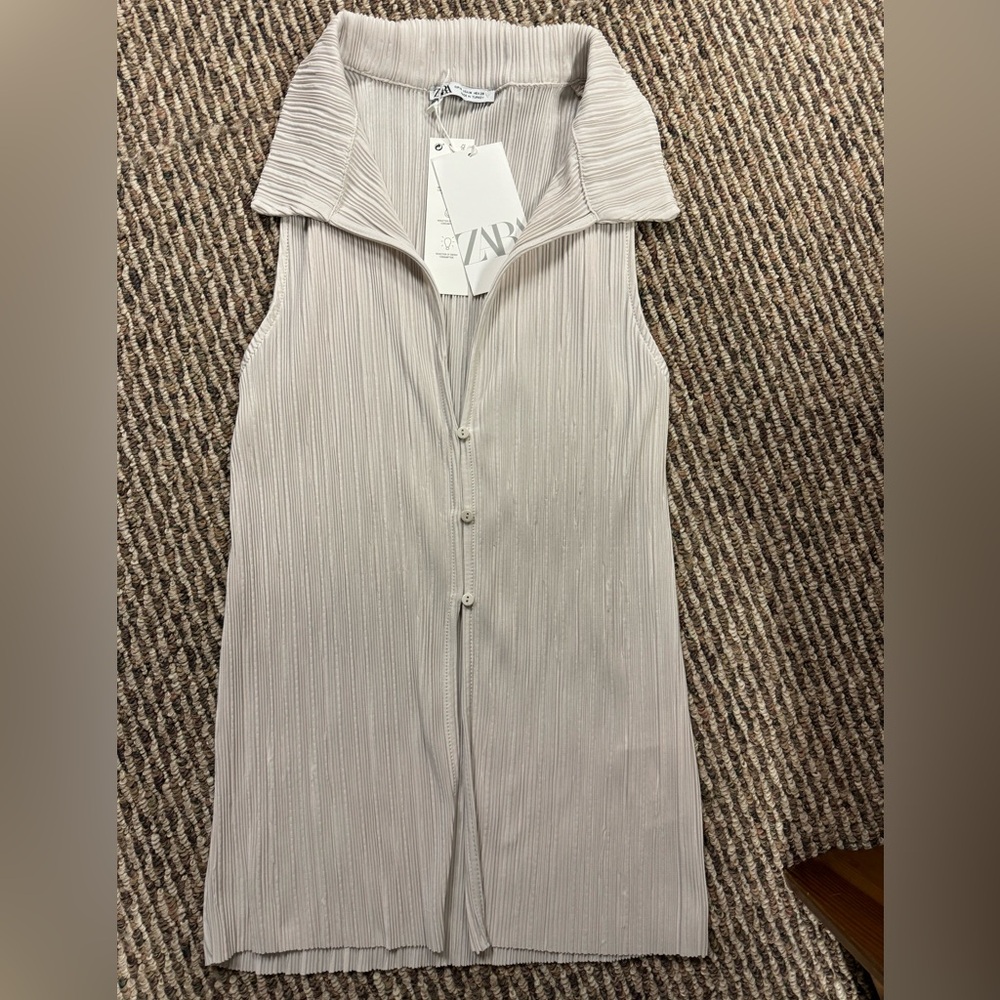 NWT Zara sleeveless textured blouse beige size M
